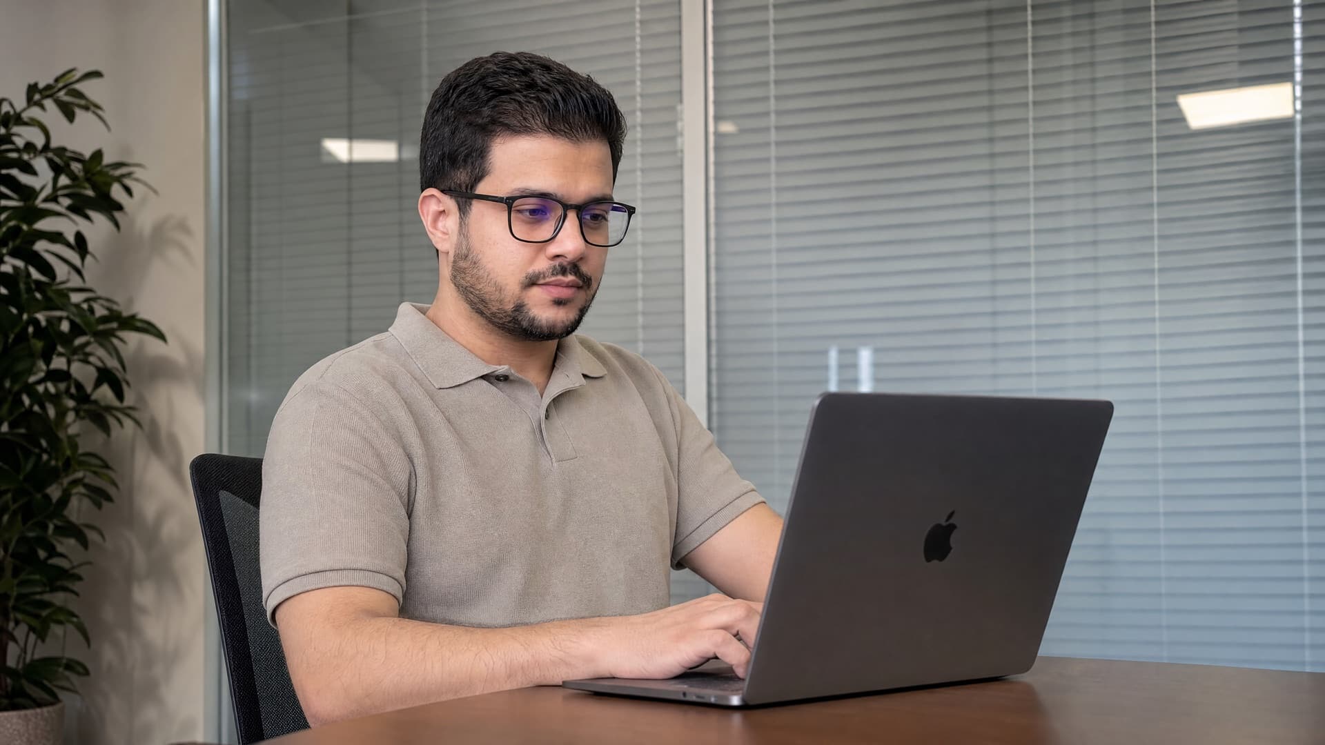 Ilyass Benabderrahmane working — founder of DTR, a full-stack digital partner working with clients worldwide